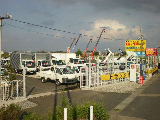 （株）サンユーさいたま トラック市越谷店